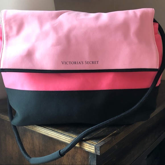 PINK Victoria's Secret Handbags - VS insulated bag